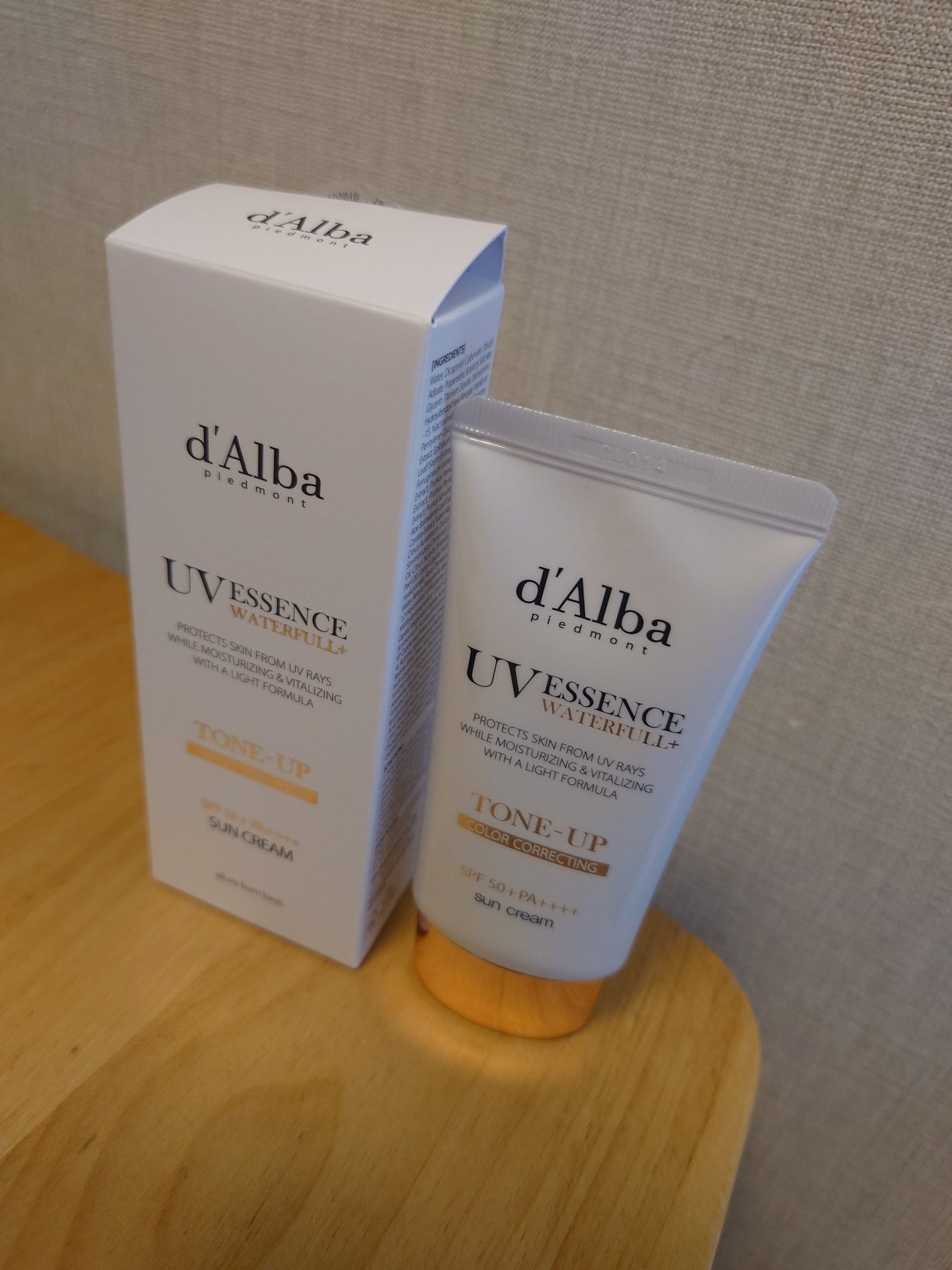 ちーのママ on LIPS 「ウォータフルトーンアップサンクリームを使ってみました。手に出す..」(2枚目)