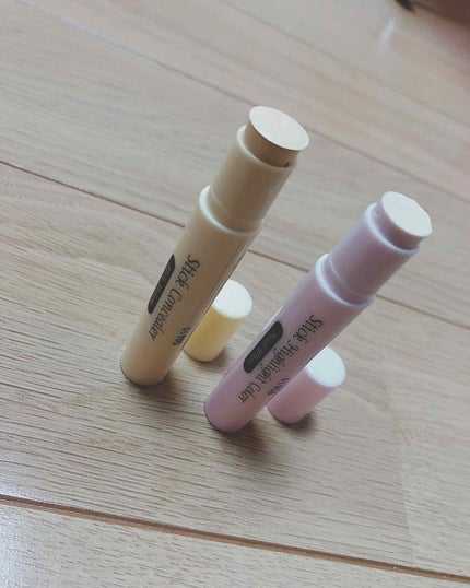 DAISO スティックコンシーラーD MYのクチコミ「URGLAMのハイライトとコンシーラーが欲しくてDAISO行ったけどシェーディングしか無かった.....」(2枚目)