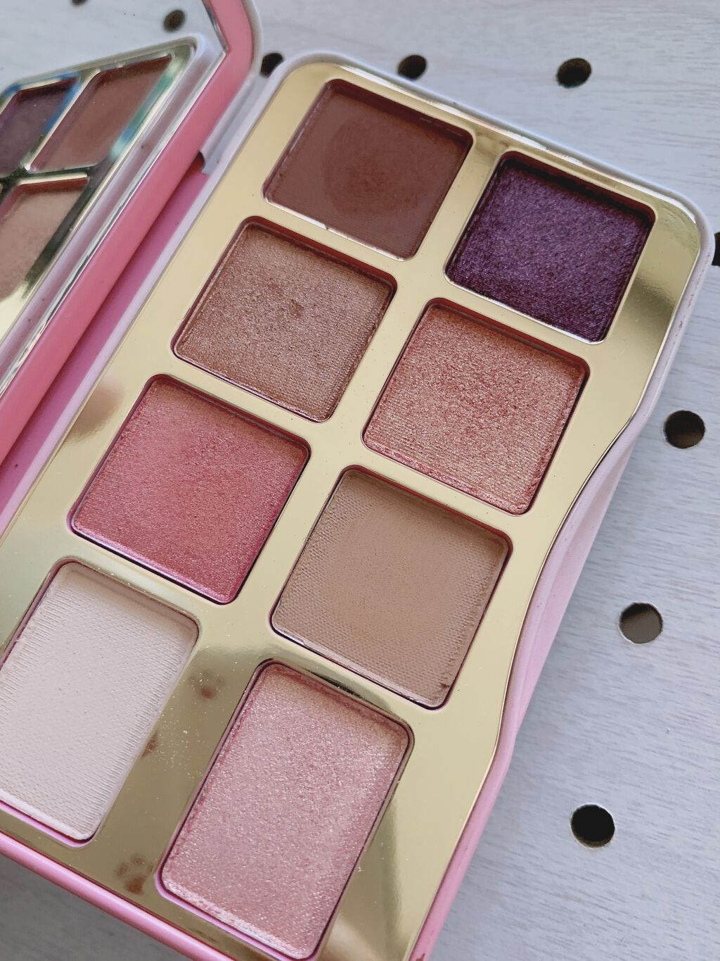 ティックルドピーチ ミニ アイシャドウ パレット/Too Faced/アイシャドウパレットを使ったクチコミ（2枚目）