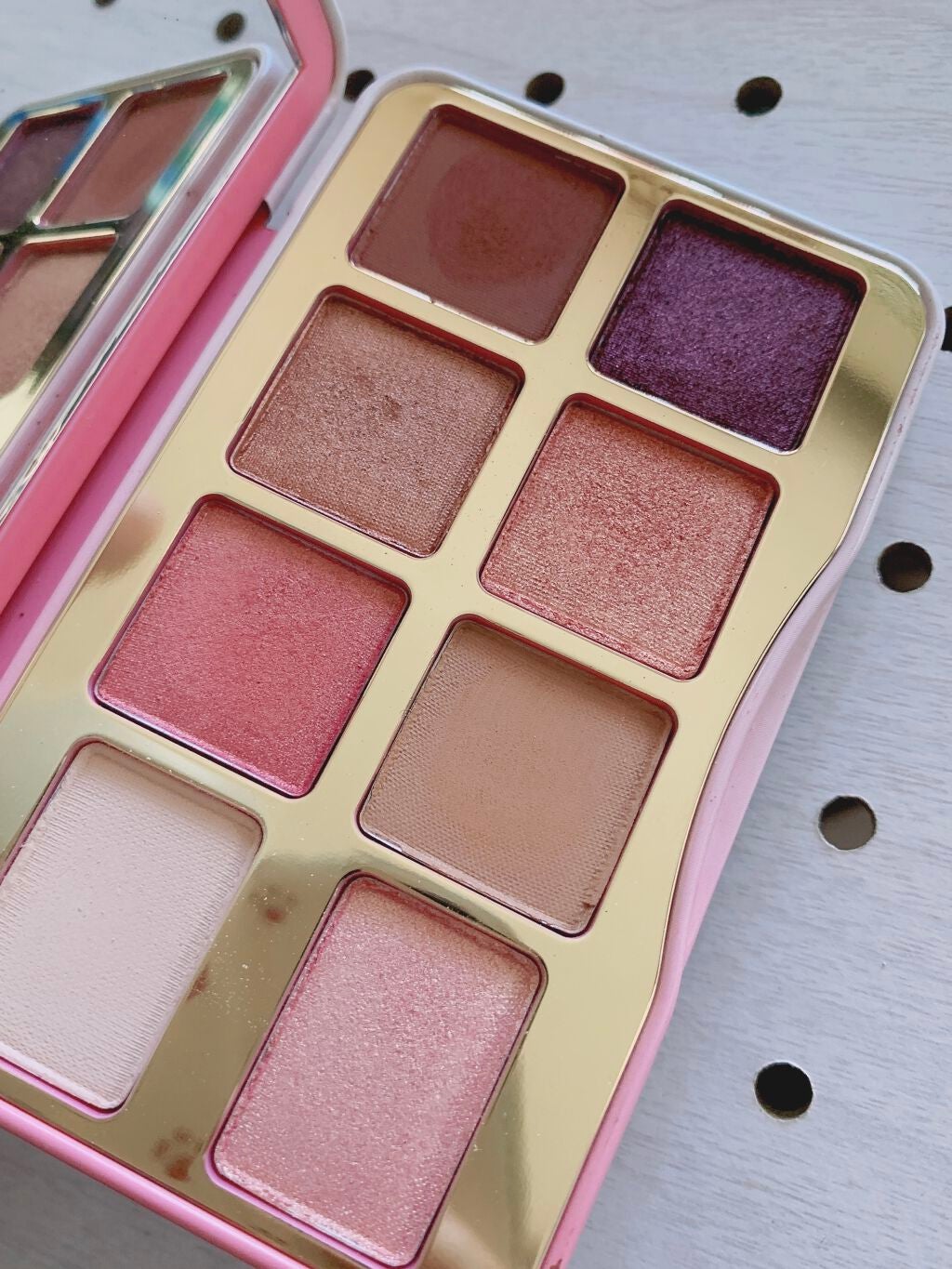 ティックルドピーチ ミニ アイシャドウ パレット/Too Faced/アイシャドウパレットを使ったクチコミ(2枚目)