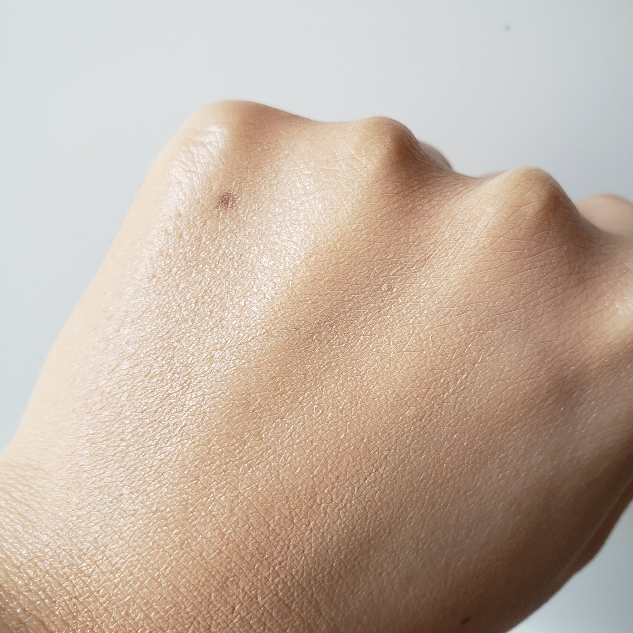 アディクション ザ ファンデーション リフトグロウ 002：ポーセリン ニュートラル/ADDICTION/リキッドファンデーションを使ったクチコミ（3枚目）