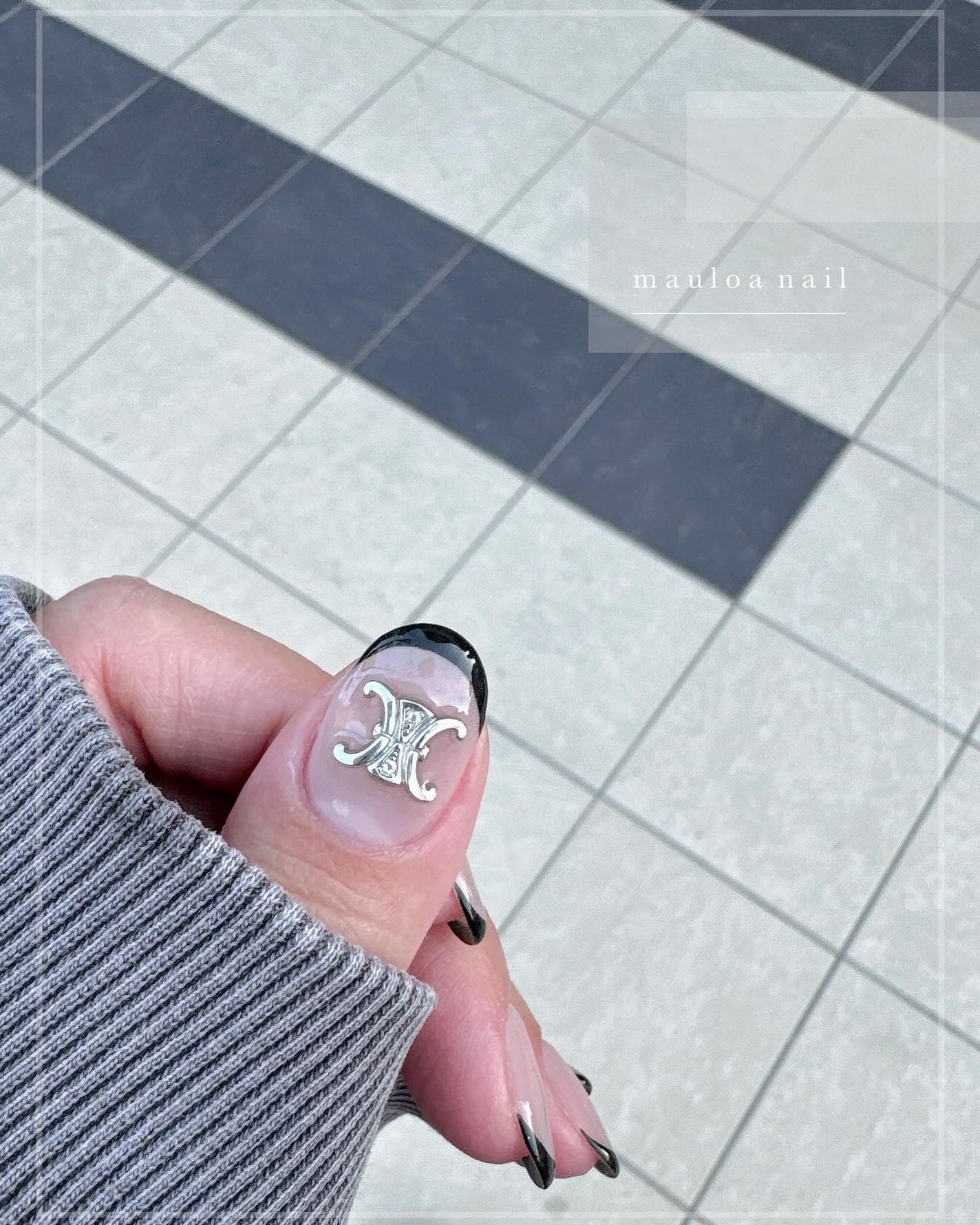 mauloa_nail on LIPS 「・🖤🖤🖤・ネイルやり方動画fantistにて多数更新してます☺..」(1枚目)