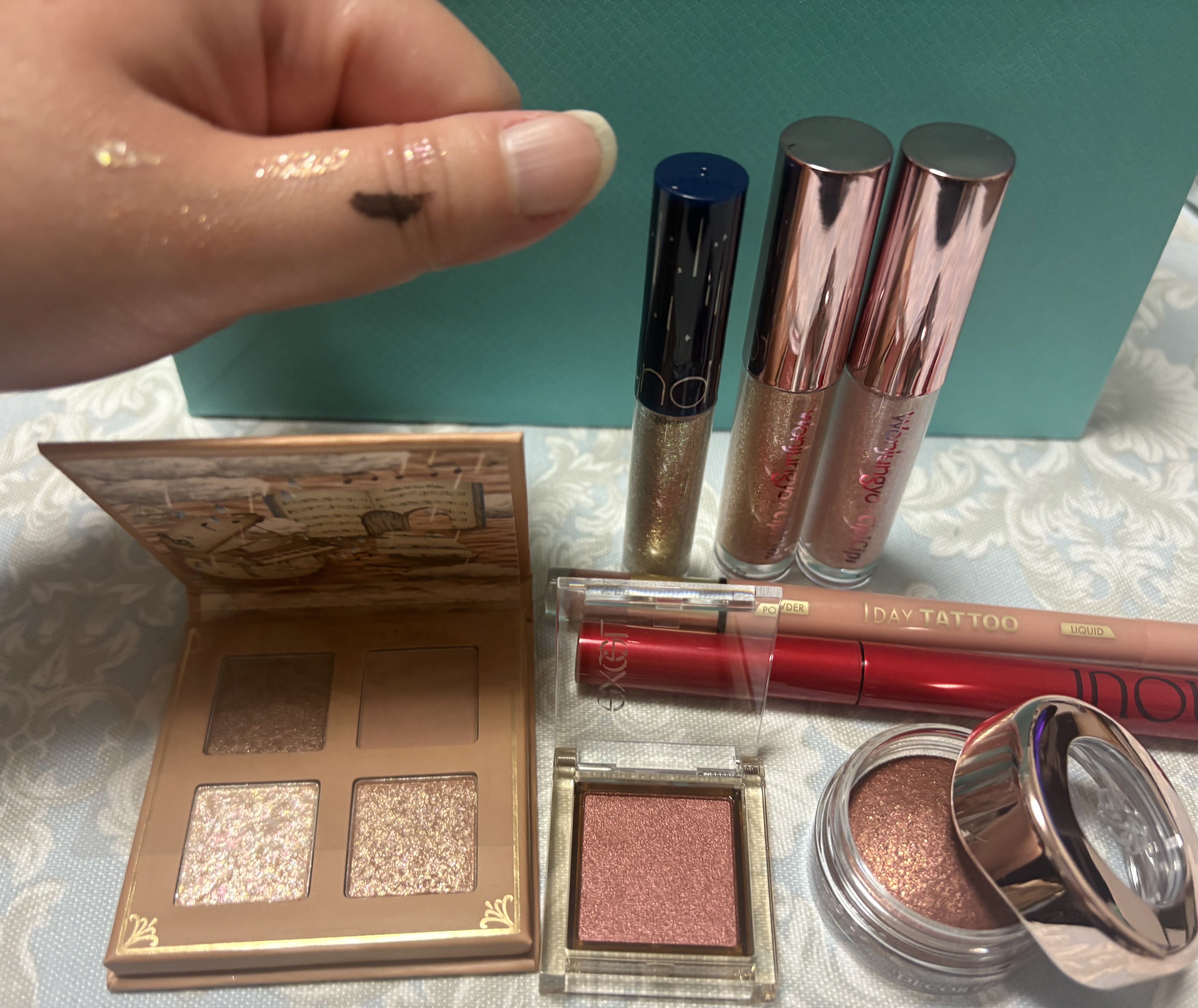 アイグロウジェム スキンシャドウ 15G shiny terracotta/DECORTÉ/ジェル・クリームアイシャドウを使ったクチコミ（2枚目）