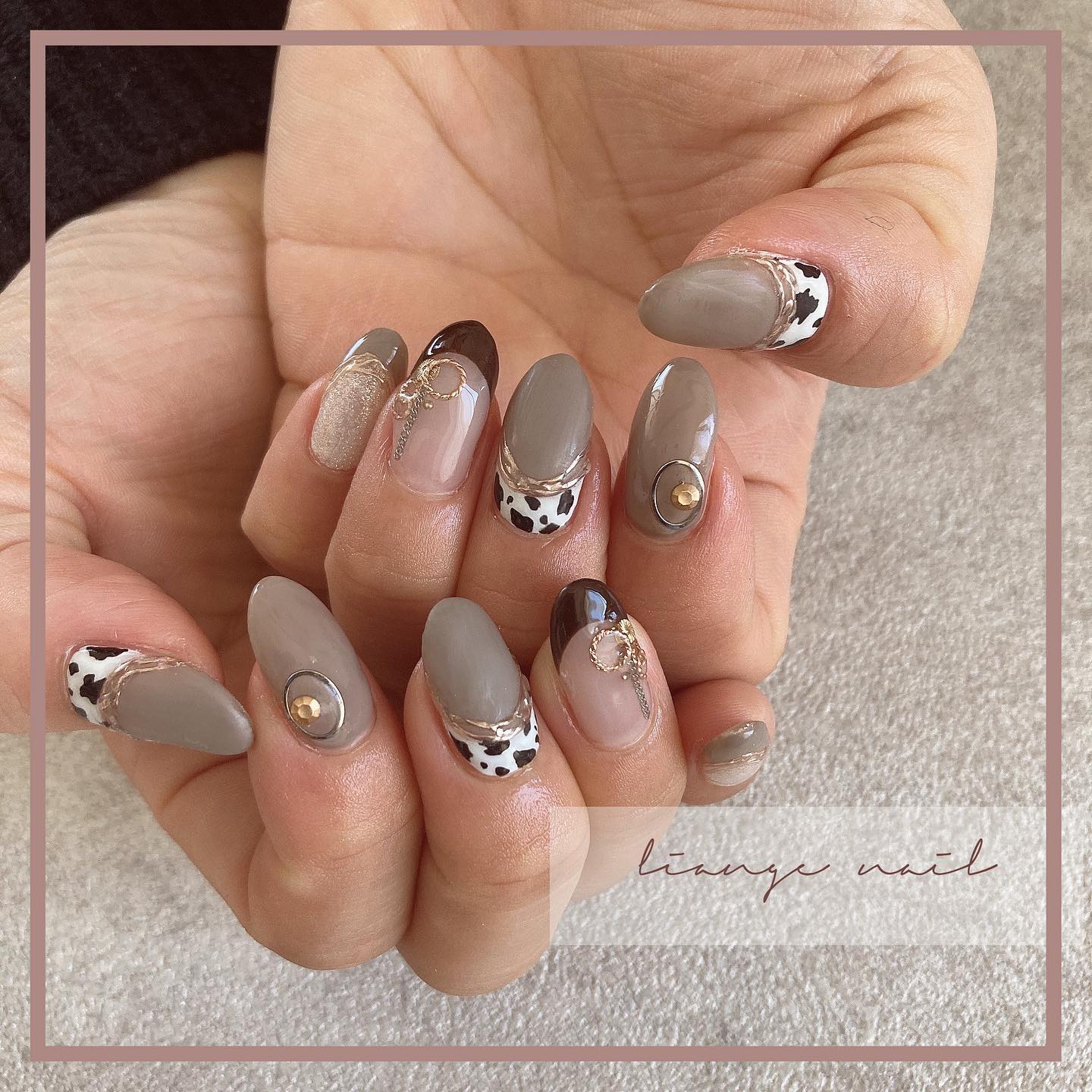 #リアンジェネイル,#柏ネイル,#ネイル,#干支ネイル,#牛柄ネイル,#ニュアンスネイル,#ミラーネイルのネイルデザイン