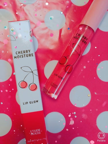 etude house
チェリーモイスチャーリップグロウ01

お誕生日プレゼントで親友に貰いました🎁😆🙌

パッケージが可愛い😆

エチュードハウスでは珍しいティントでは無いグロスです。

王道のピン