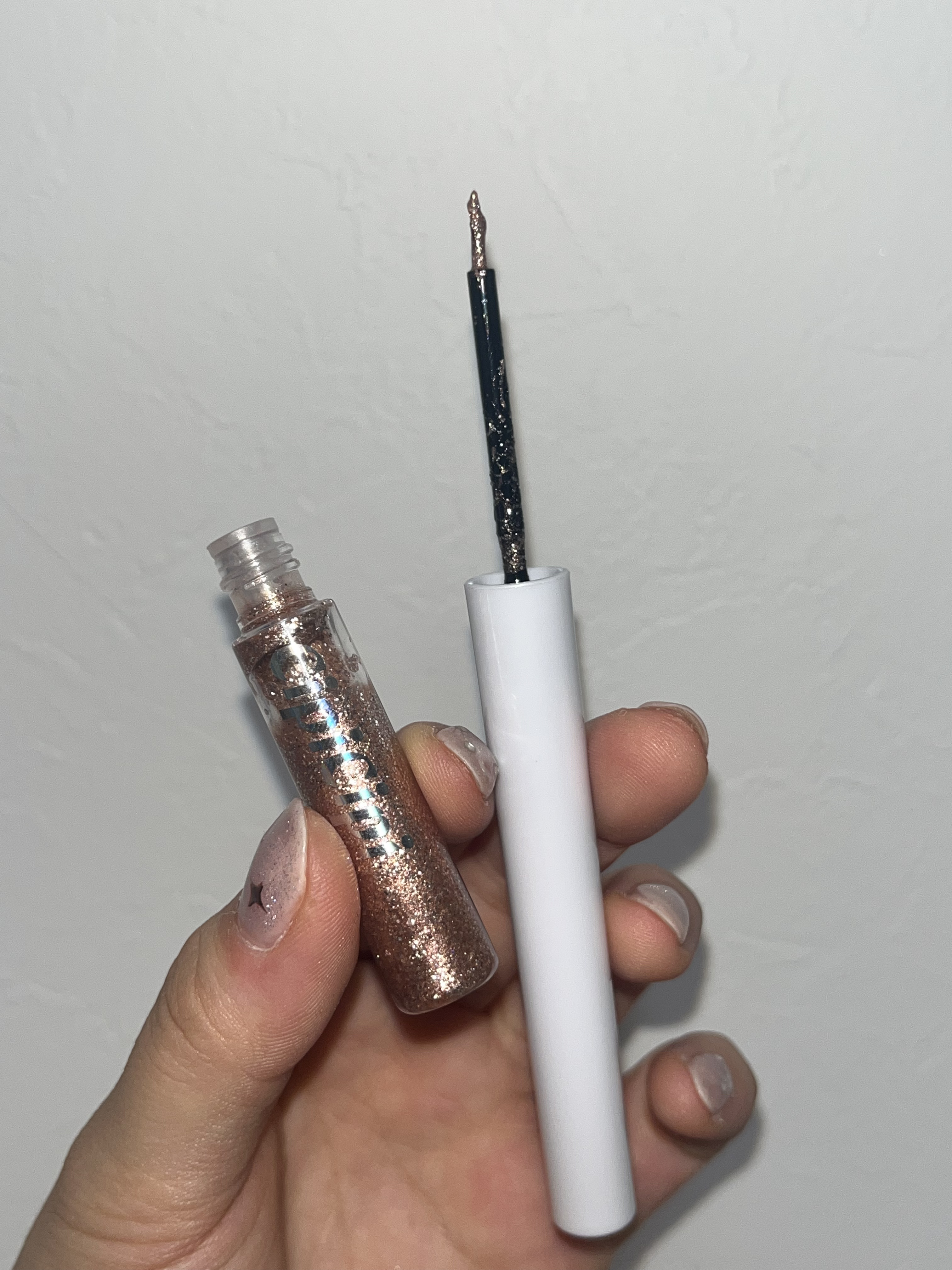 グリッター イルミネーションライナー R/CipiCipi/リキッドアイライナーを使ったクチコミ（2枚目）