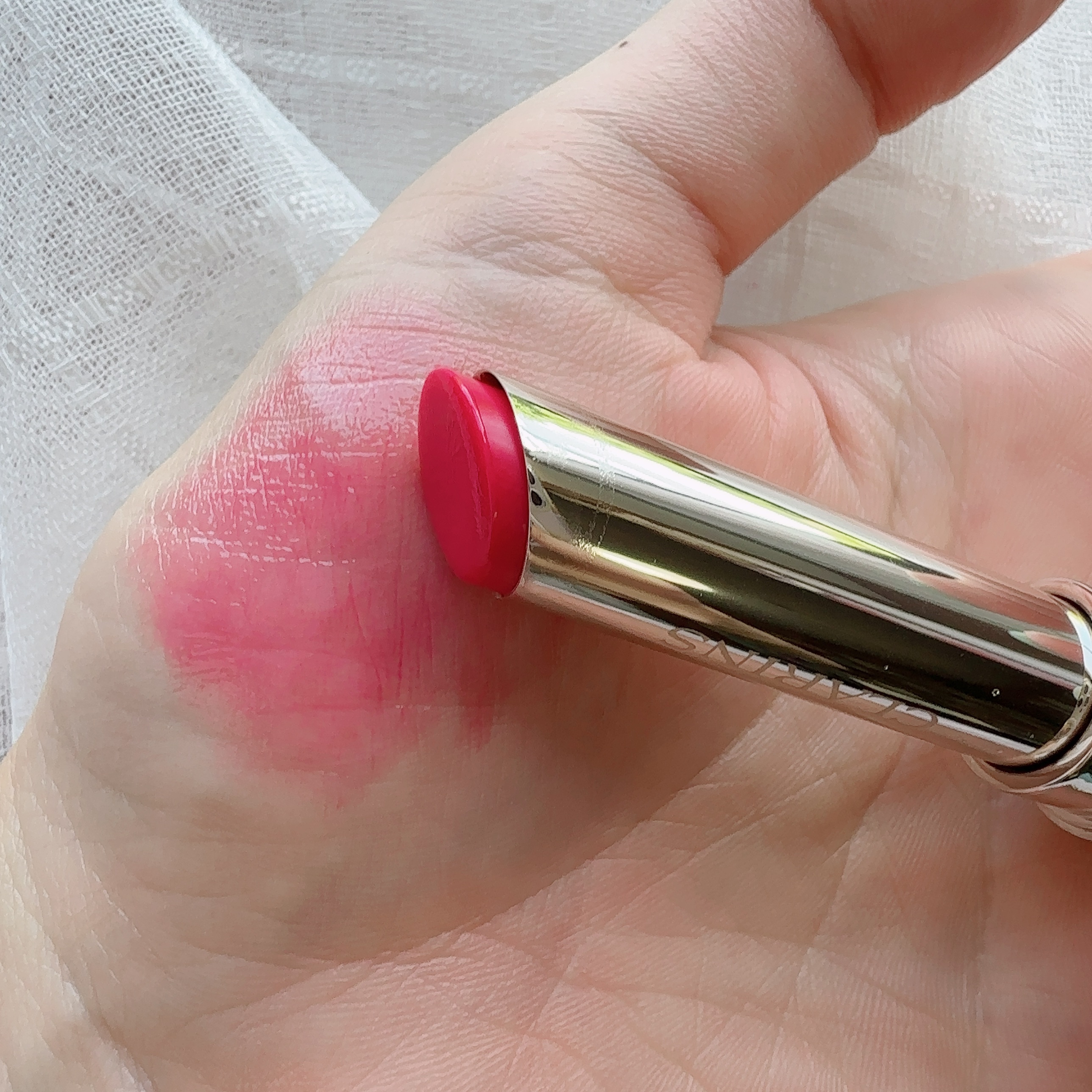 リップ オイル バーム 02. ピタヤ/CLARINS/リップバームを使ったクチコミ（3枚目）