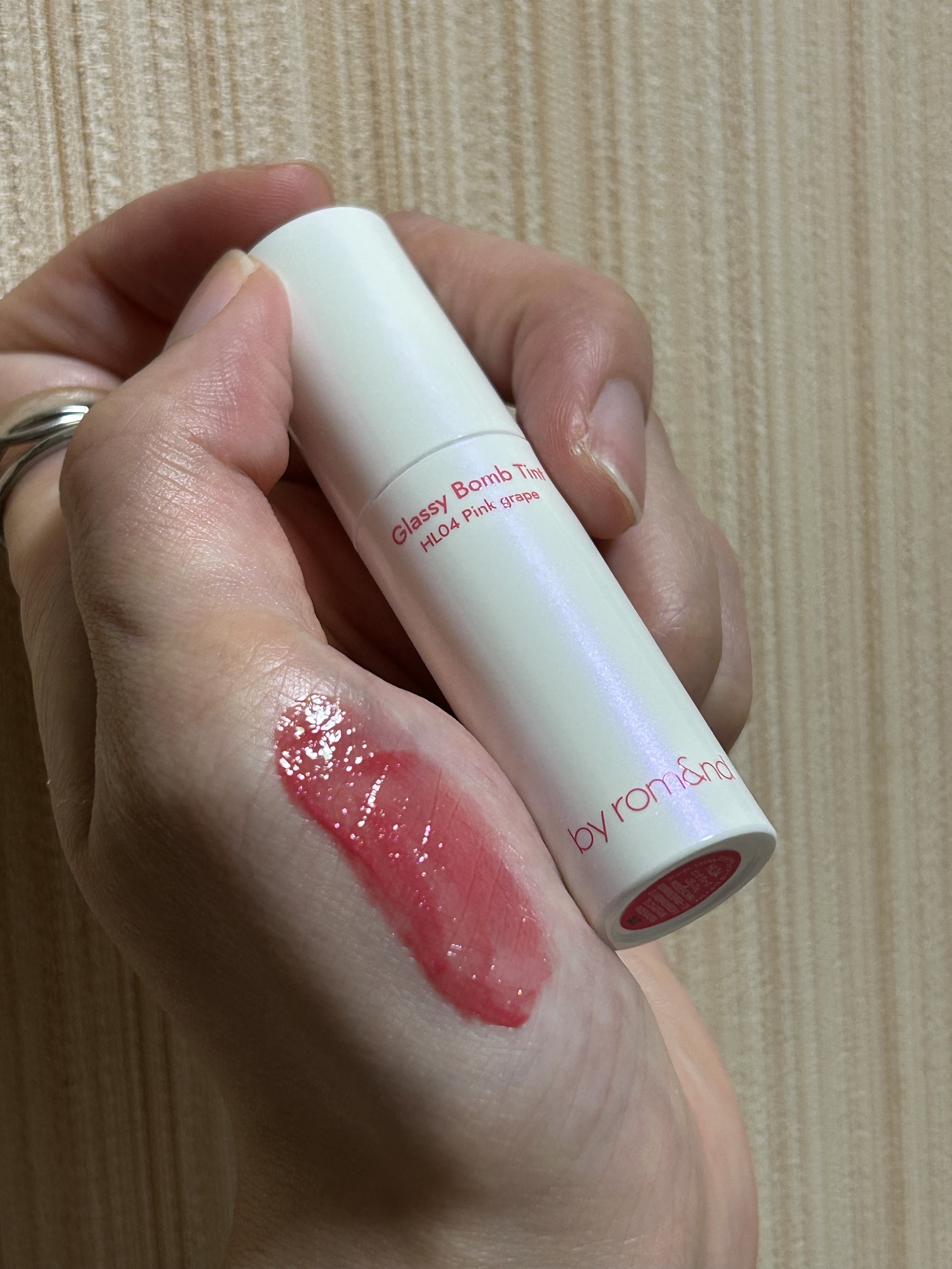 アンドバイロムアンド　グラッシーボムティント/&nd by rom&nd/リップティントを使ったクチコミ（2枚目）