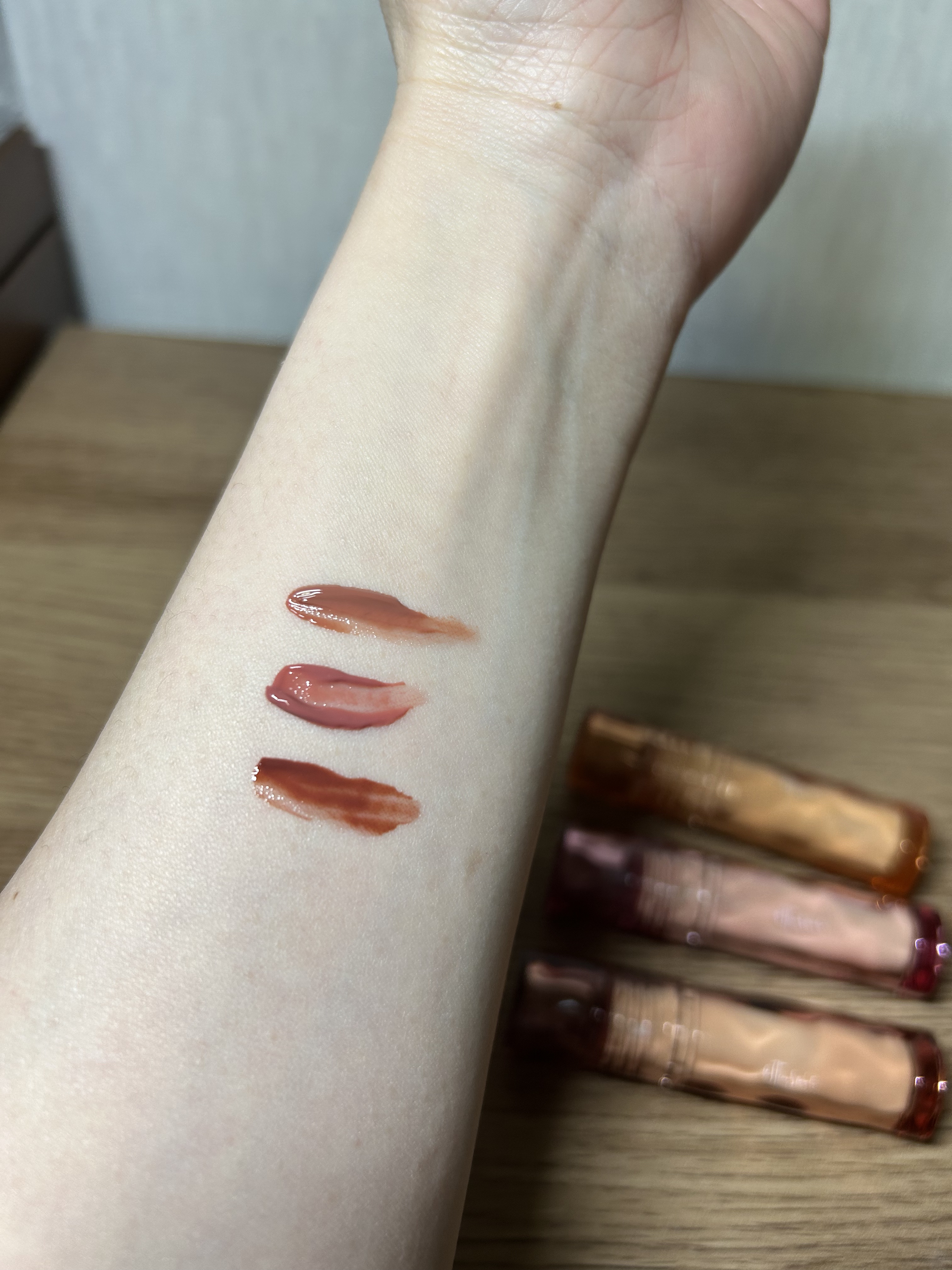 グラッシーコーティンググロス/&nd by rom&nd/リップグロスを使ったクチコミ（3枚目）