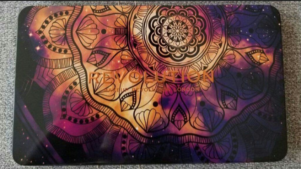 Forever Flawless Spirituality Namaste/MAKEUP REVOLUTION/アイシャドウパレットを使ったクチコミ(3枚目)