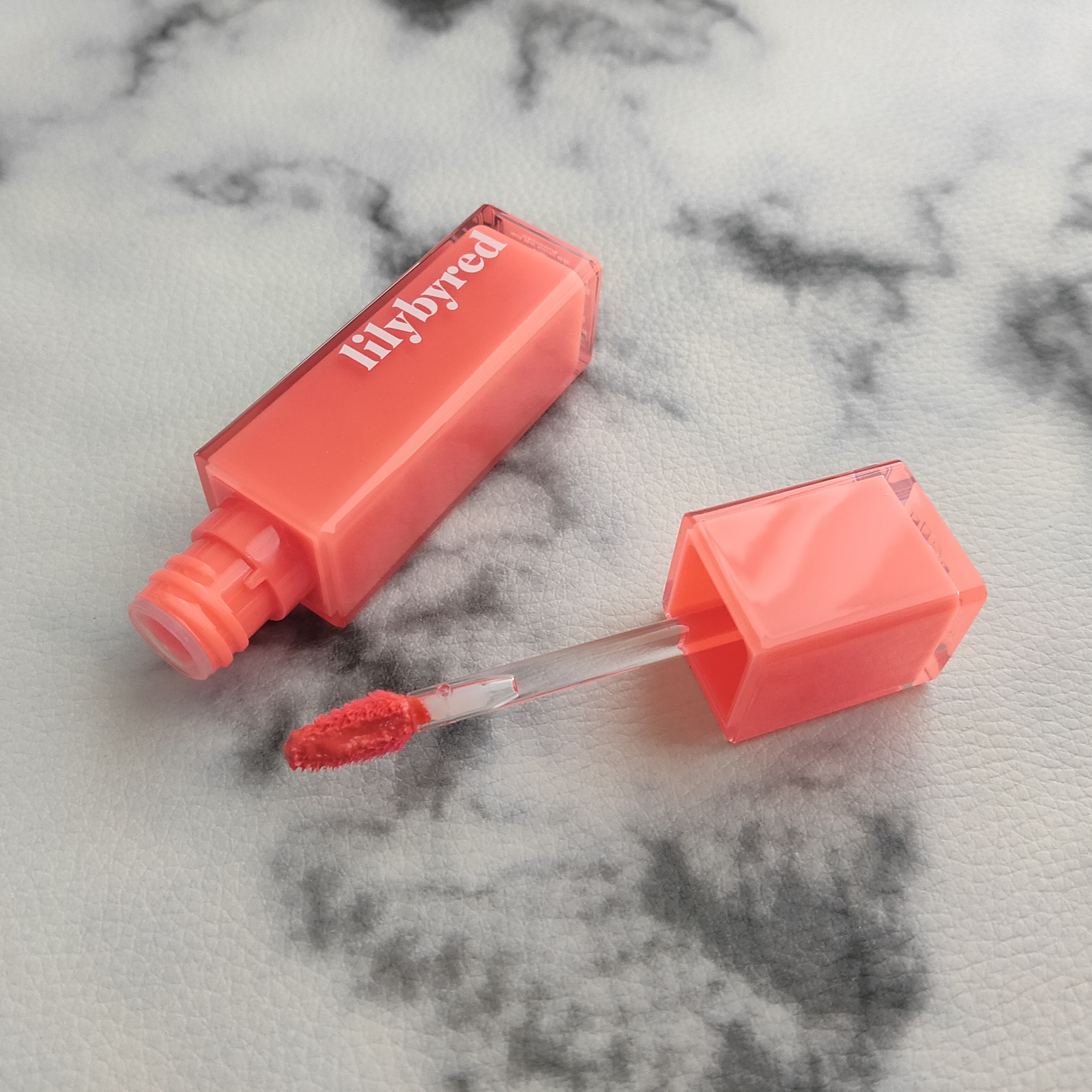 ブラッディライアー コーティングティント/lilybyred/リップティントを使ったクチコミ（3枚目）