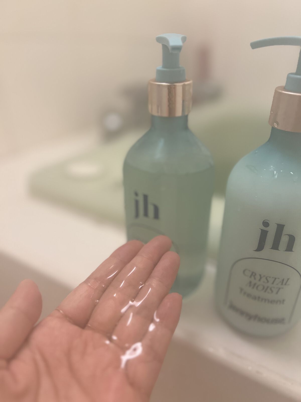 jenny house クリスタルモイストシャンプー/トリートメント＜しっとり＞のクチコミ「韓国コスメ好きで
しっとりする“シャンプー”と聞いたので
使ってみました！

カラーリングでダ.....」（1枚目）