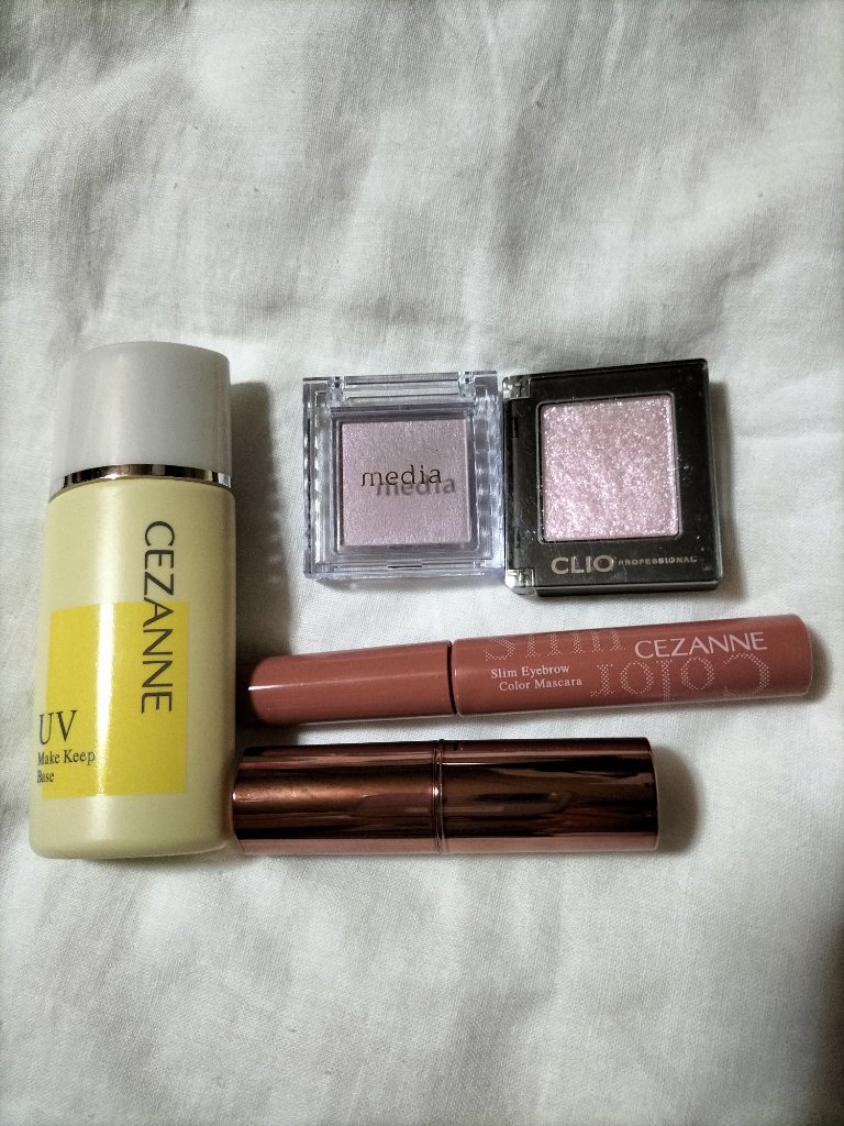 ブライトアップアイシャドウ/media/単色アイシャドウを使ったクチコミ（1枚目）