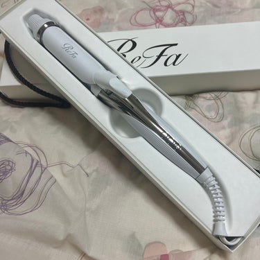 ReFa BEAUTECH CURL IRON 32
ずっと迷っていて、11月の価格改訂前に購入しました。
軽いし、髪へのダメージも少なそうなので大満足です。
リファシリーズはこれで6つ目。
ストレート