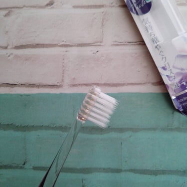 アパガード アパガードクリスタル歯ブラシのクチコミ「クリスタルをイメージした81面カットの美しい透明な新型ハンドルが特徴の歯ブラシですが、使ってみ.....」（3枚目）