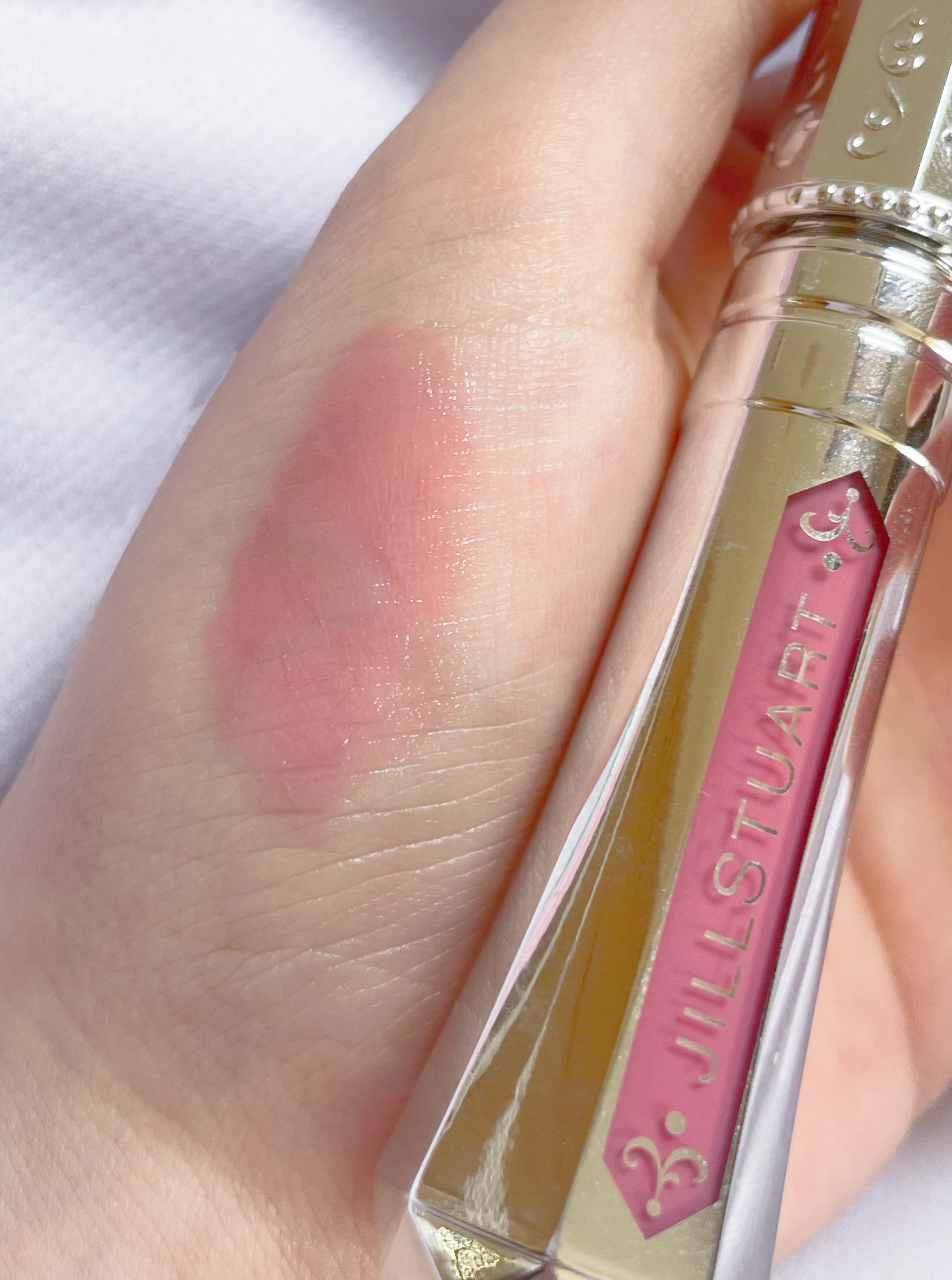 ジルスチュアート タイムレスグロウ ルージュティント 01 strawberry lake/JILL STUART/リップティントを使ったクチコミ（2枚目）