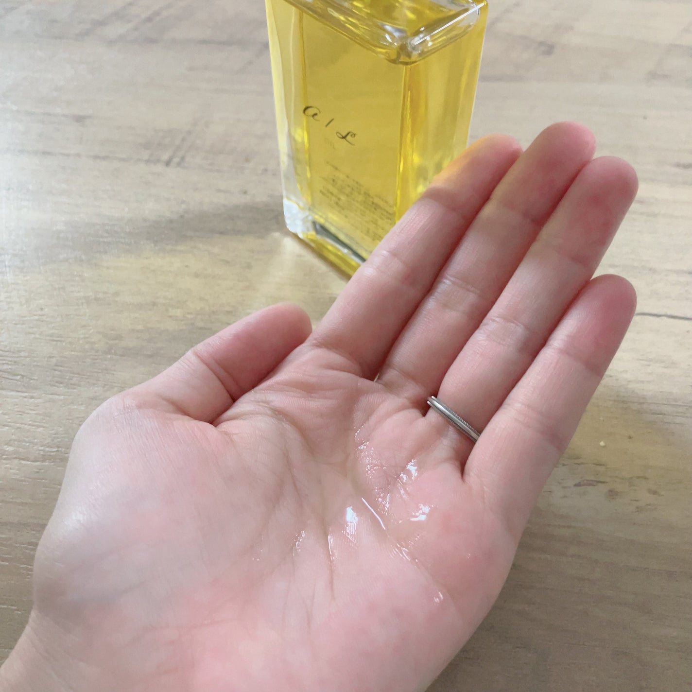 ナチュラルオイル〈ヘア&ボディ&ハンド用オイル〉/ainaLyra /ボディオイルを使ったクチコミ(5枚目)