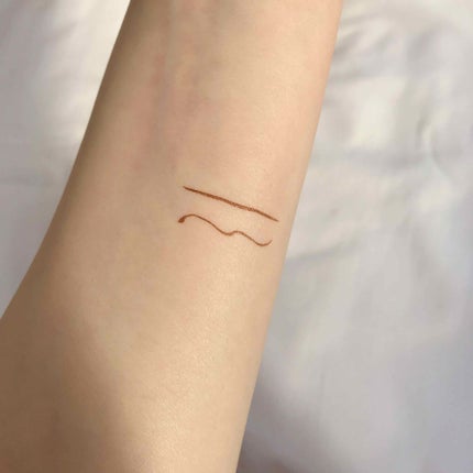 「密着アイライナー」しなやか筆リキッド/デジャヴュ/リキッドアイライナーを使ったクチコミ(3枚目)