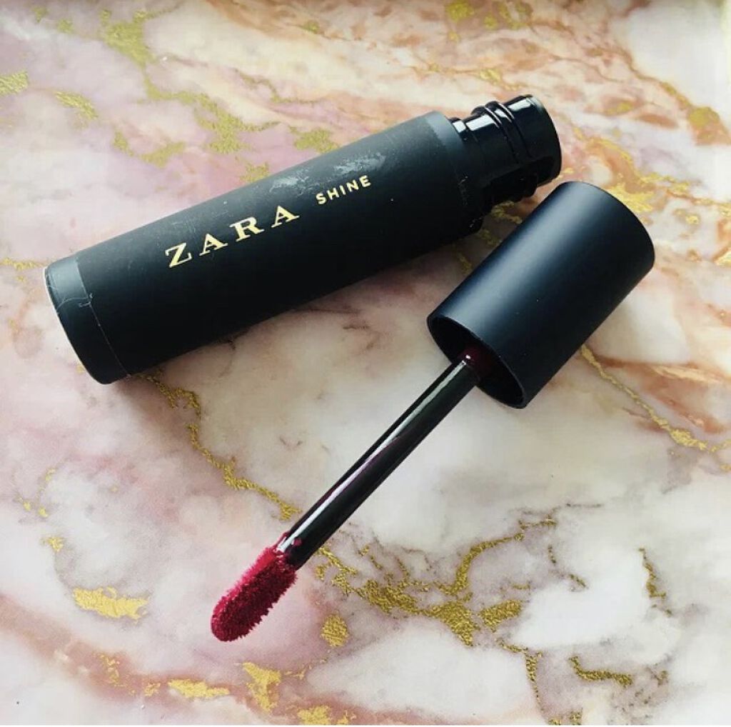  シャイニー リキッド リップスティック/ZARA/リップグロスを使ったクチコミ（1枚目）