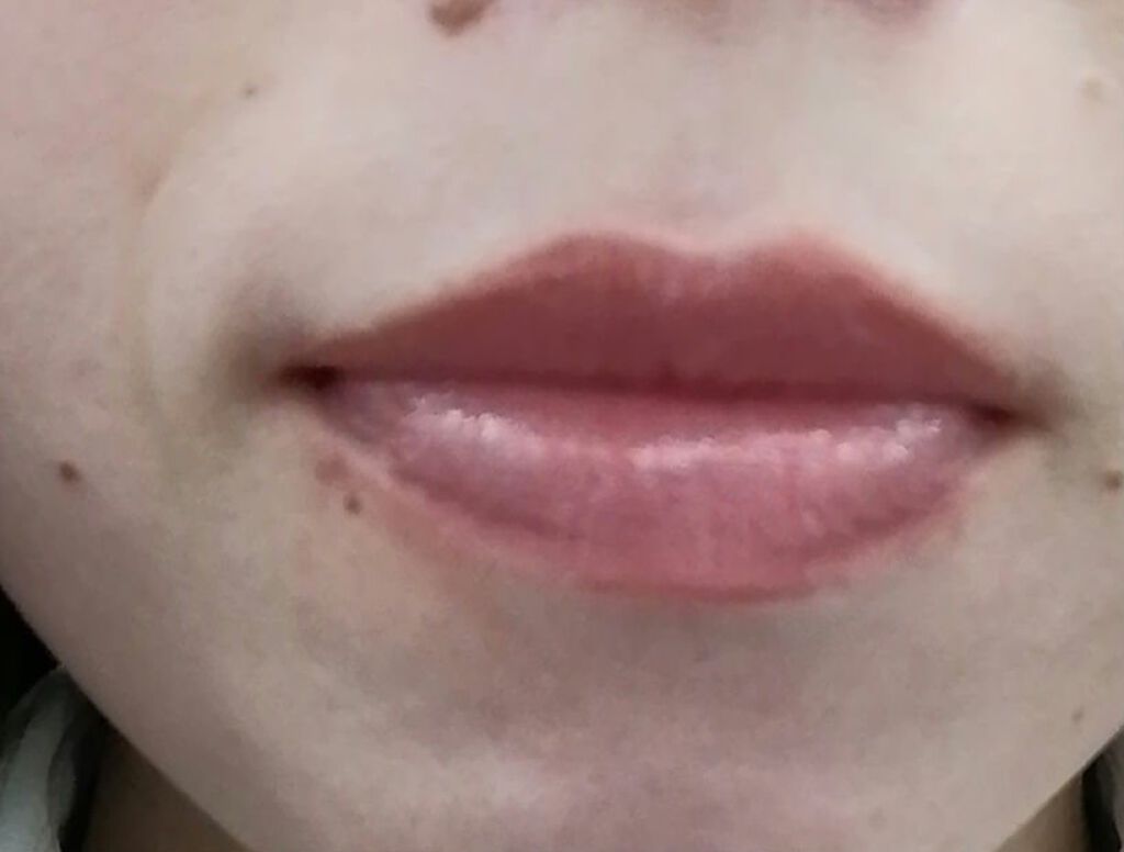 ヴォリュプテ プランプインカラー 1 マッド ヌード/YVES SAINT LAURENT BEAUTE/口紅を使ったクチコミ（3枚目）