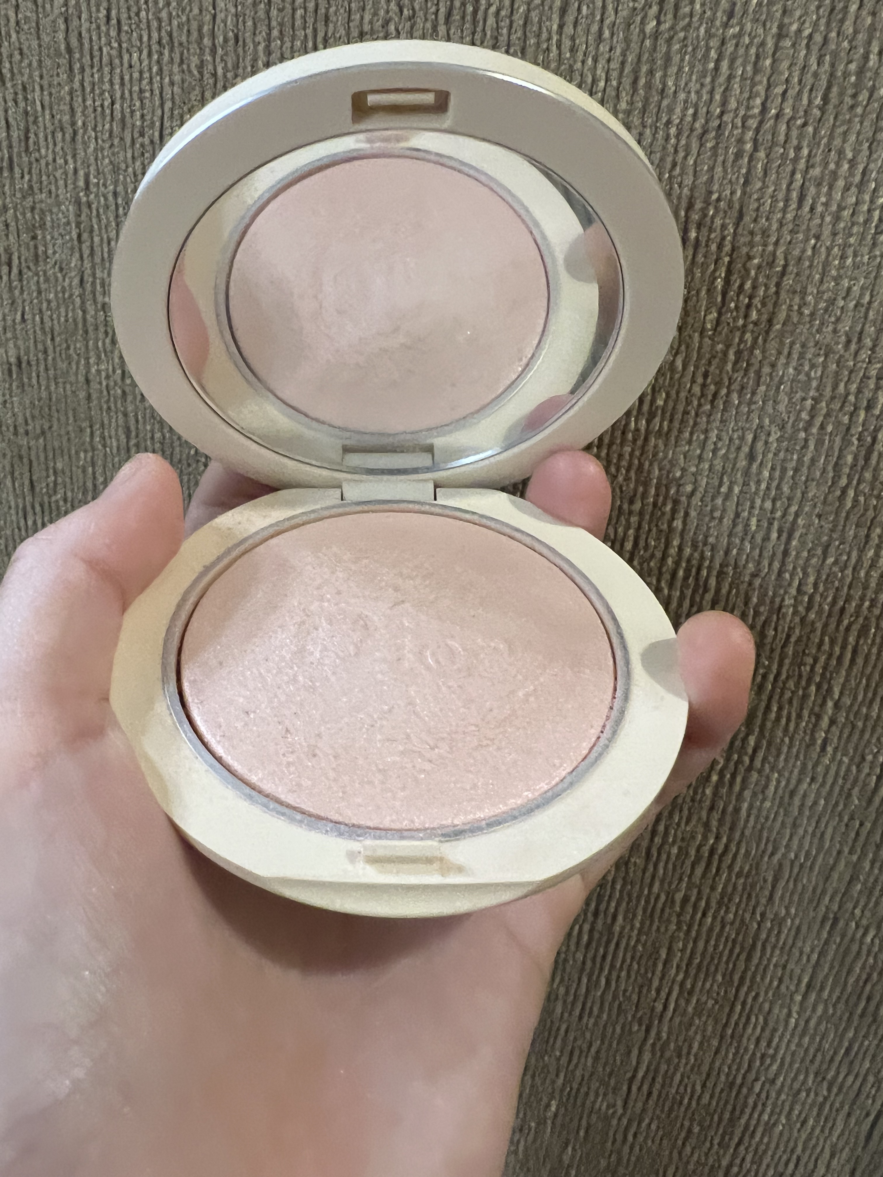 ディオールスキン フォーエヴァー クチュール ルミナイザー/Dior/プレストパウダーを使ったクチコミ（3枚目）