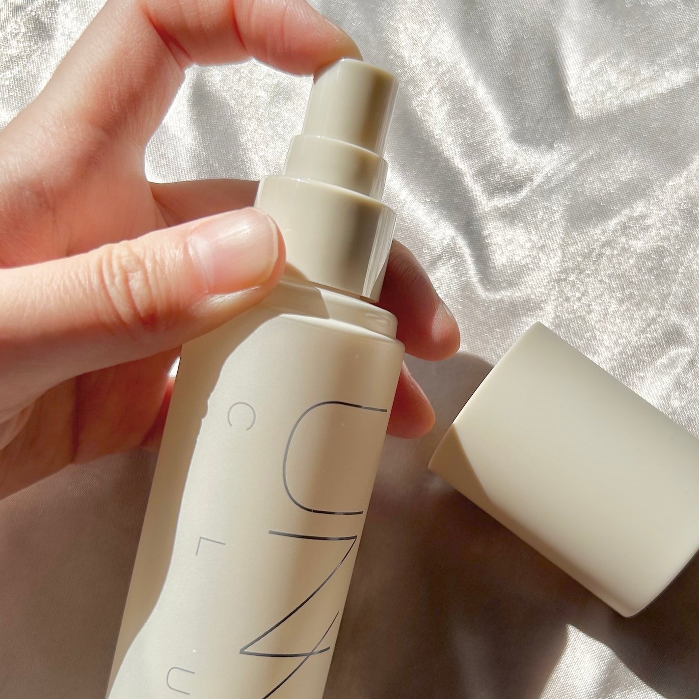 ロングラスティングメイクアップスプレー/UNNYCLUB/フィックスミストを使ったクチコミ(4枚目)