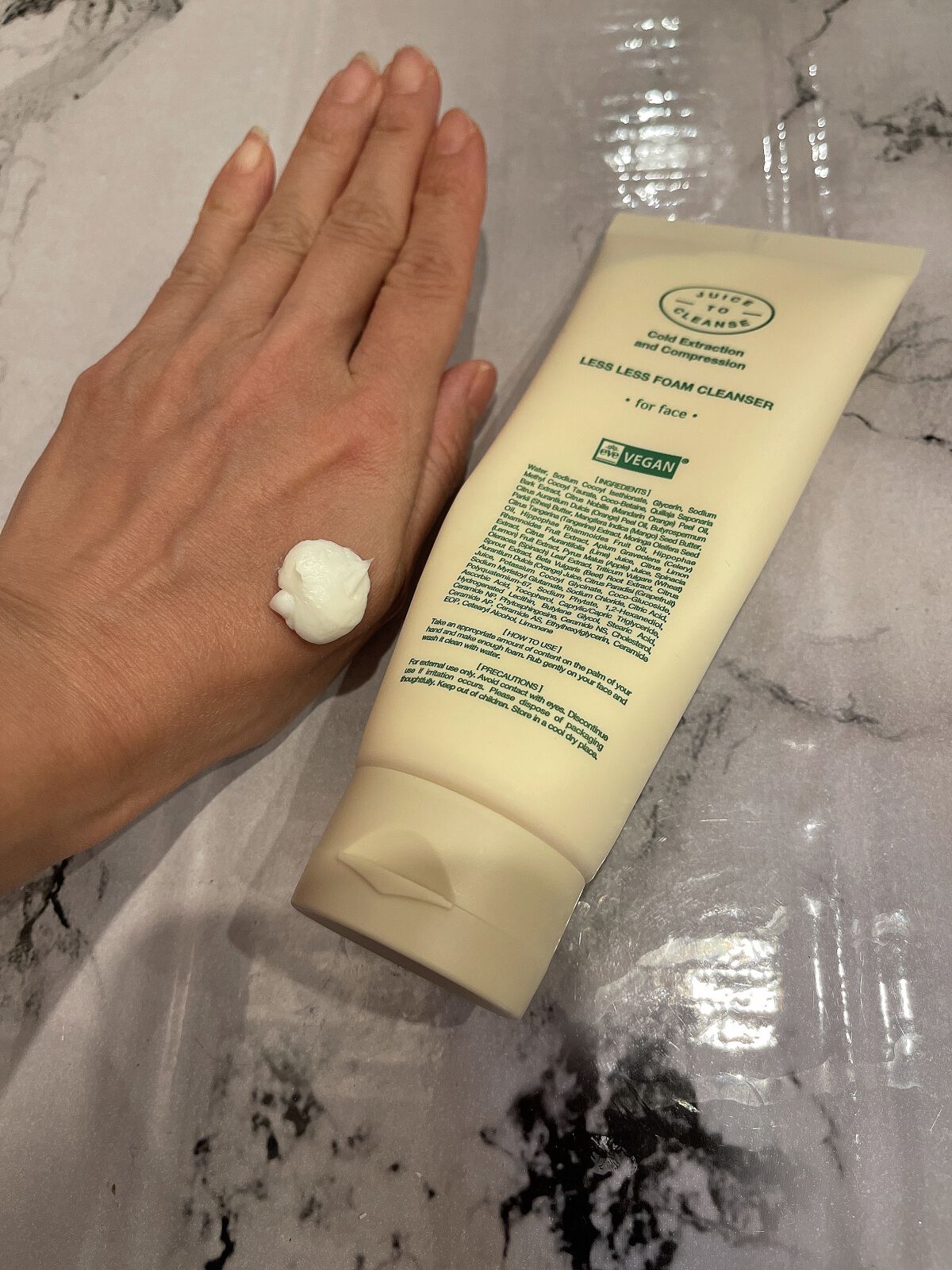 レスレスフォームクレンザー/JUICE TO CLEANSE/洗顔フォームを使ったクチコミ（2枚目）