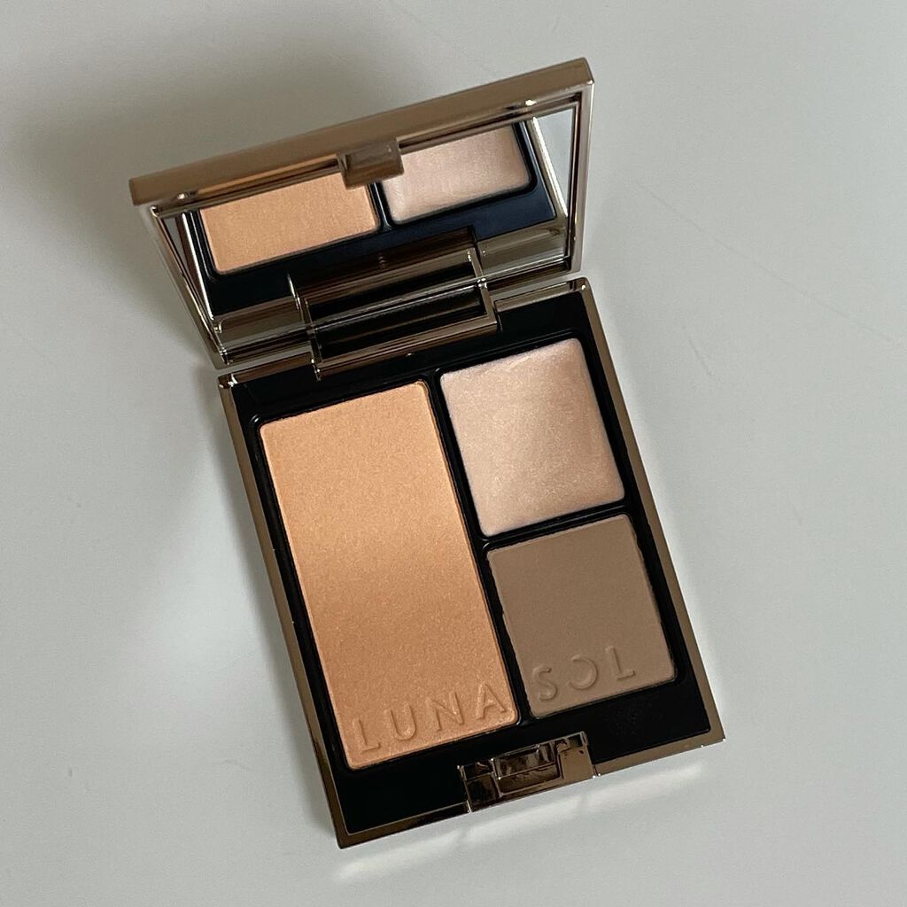 momo on LIPS 「こちらのパレット、小顔、秋顔を作れます🥺コーラルベージュのチー..」(1枚目)