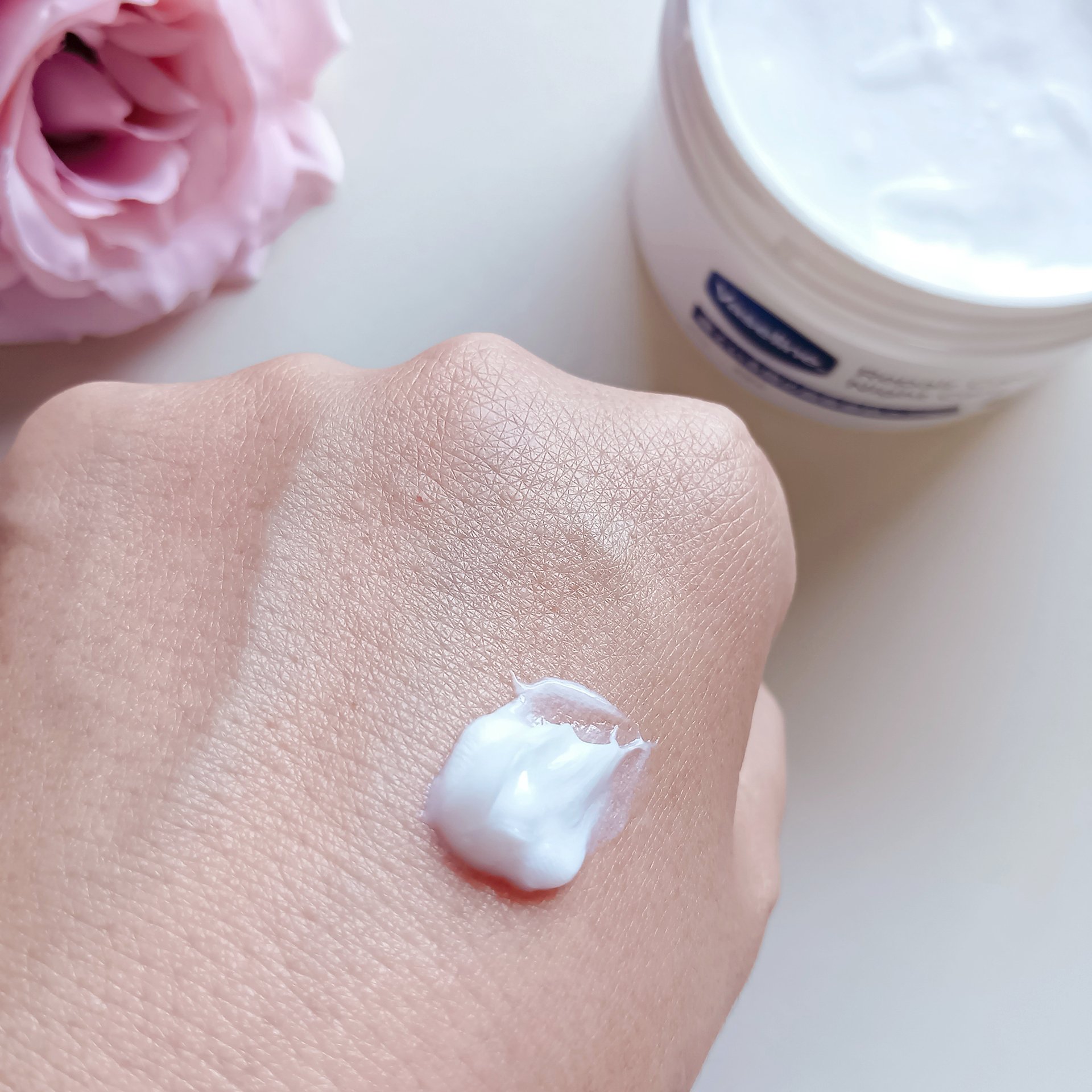 ヴァセリンリペアクリームナイトケア/ヴァセリン/ボディクリームを使ったクチコミ（3枚目）