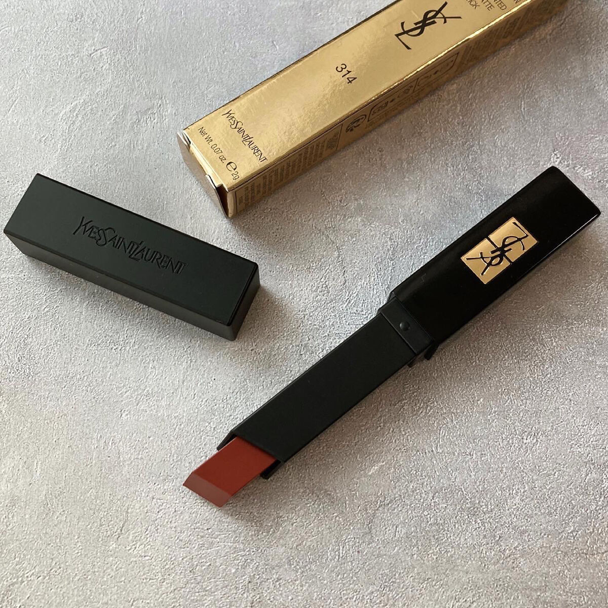 ルージュ ピュールクチュール ザ スリム ベルベットラディカル/YVES SAINT LAURENT BEAUTE/口紅を使ったクチコミ（1枚目）