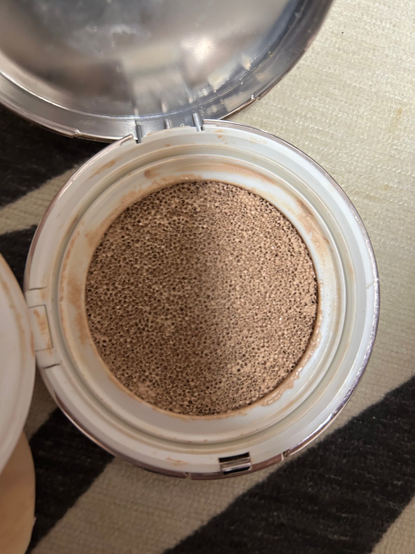 プロテーラービーパウダークッション/espoir/クッションファンデーションを使ったクチコミ(2枚目)