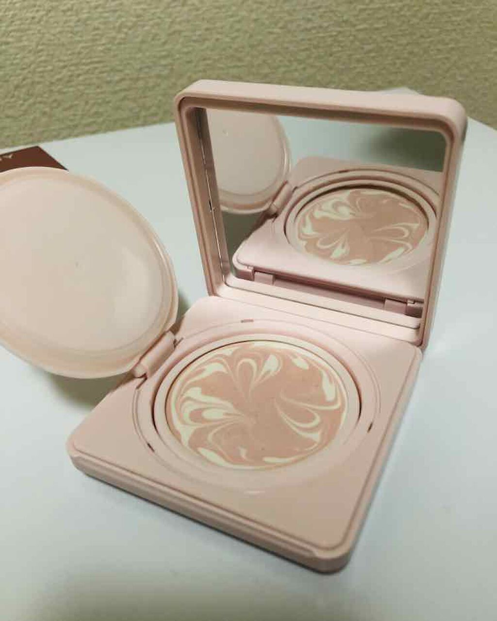 ランタンポレル ブロッサム クリーム コンパクト/GIVENCHY/化粧下地を使ったクチコミ（2枚目）