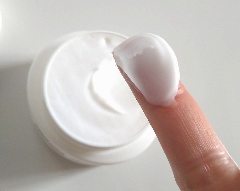 セバメド モイスチャークリームのクチコミ「とろんとなめらかな使用感がお気に入りの、普通肌・乾燥肌に向けた全身用クリーム。

「セバメド .....」（2枚目）