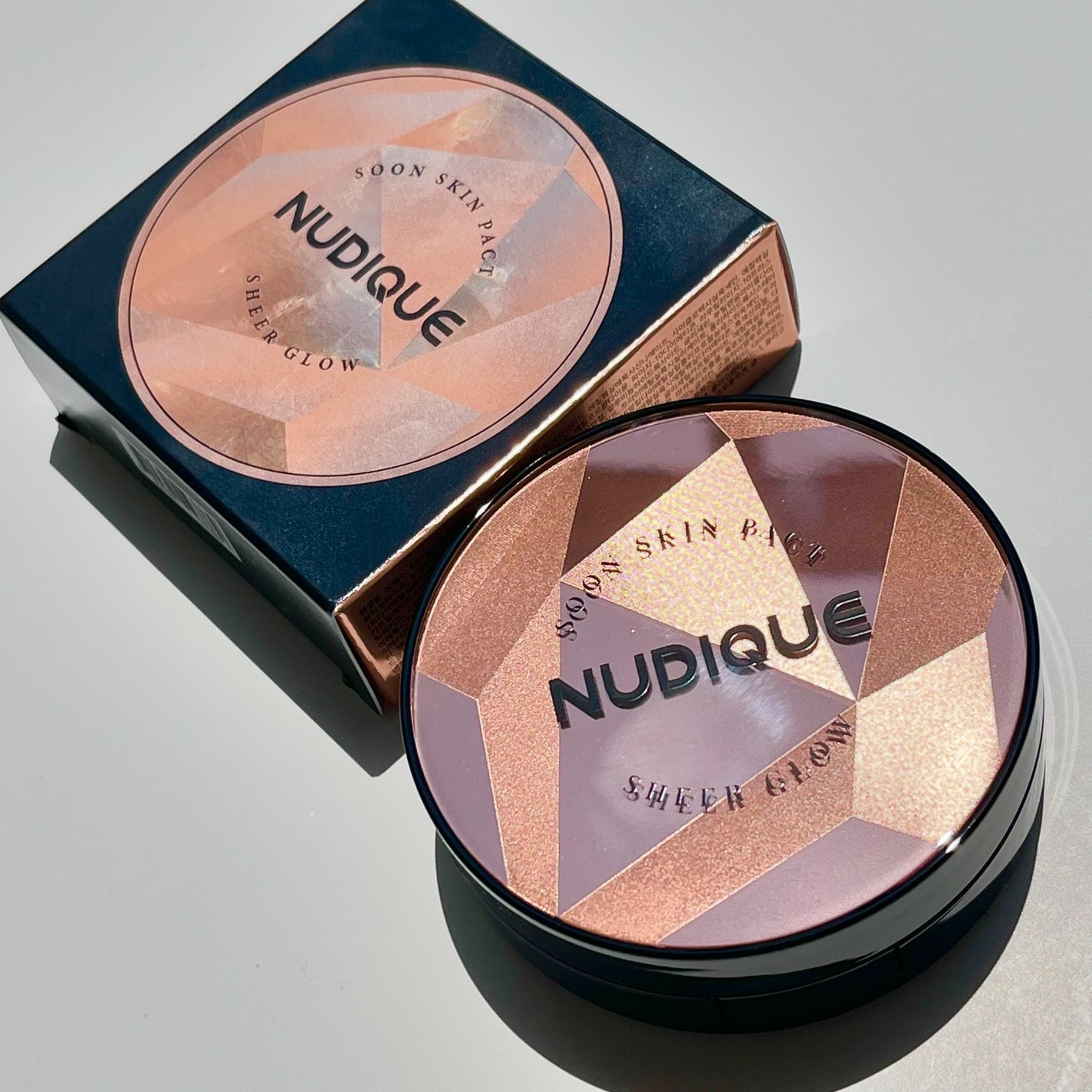 グロウクッションファンデーション/NUDIQUE/クッションファンデーションを使ったクチコミ(2枚目)