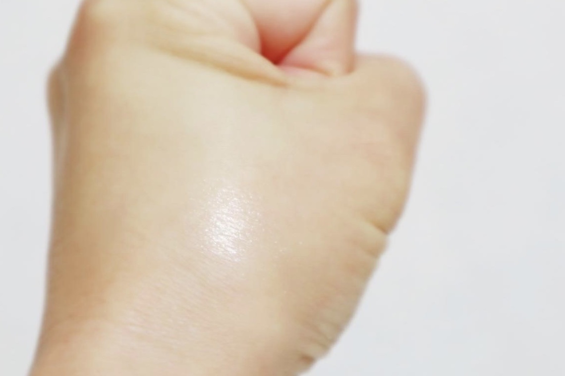 ハイライティング パウダー 35 クォーツグロウ/BOBBI BROWN/パウダーハイライトを使ったクチコミ（3枚目）