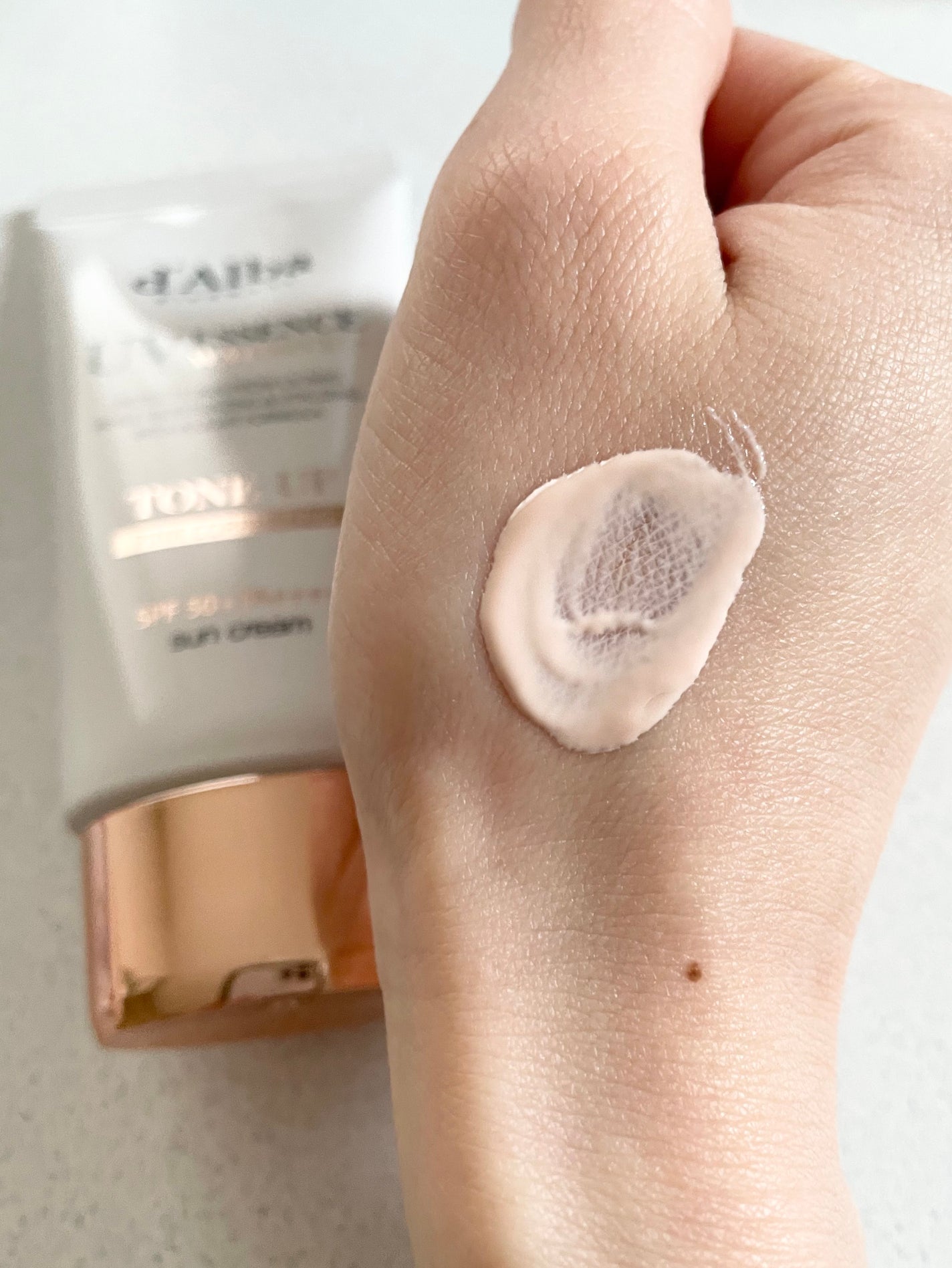 ウォータフルトーンアップサンクリーム/ダルバ/日焼け止めクリームを使ったクチコミ(4枚目)