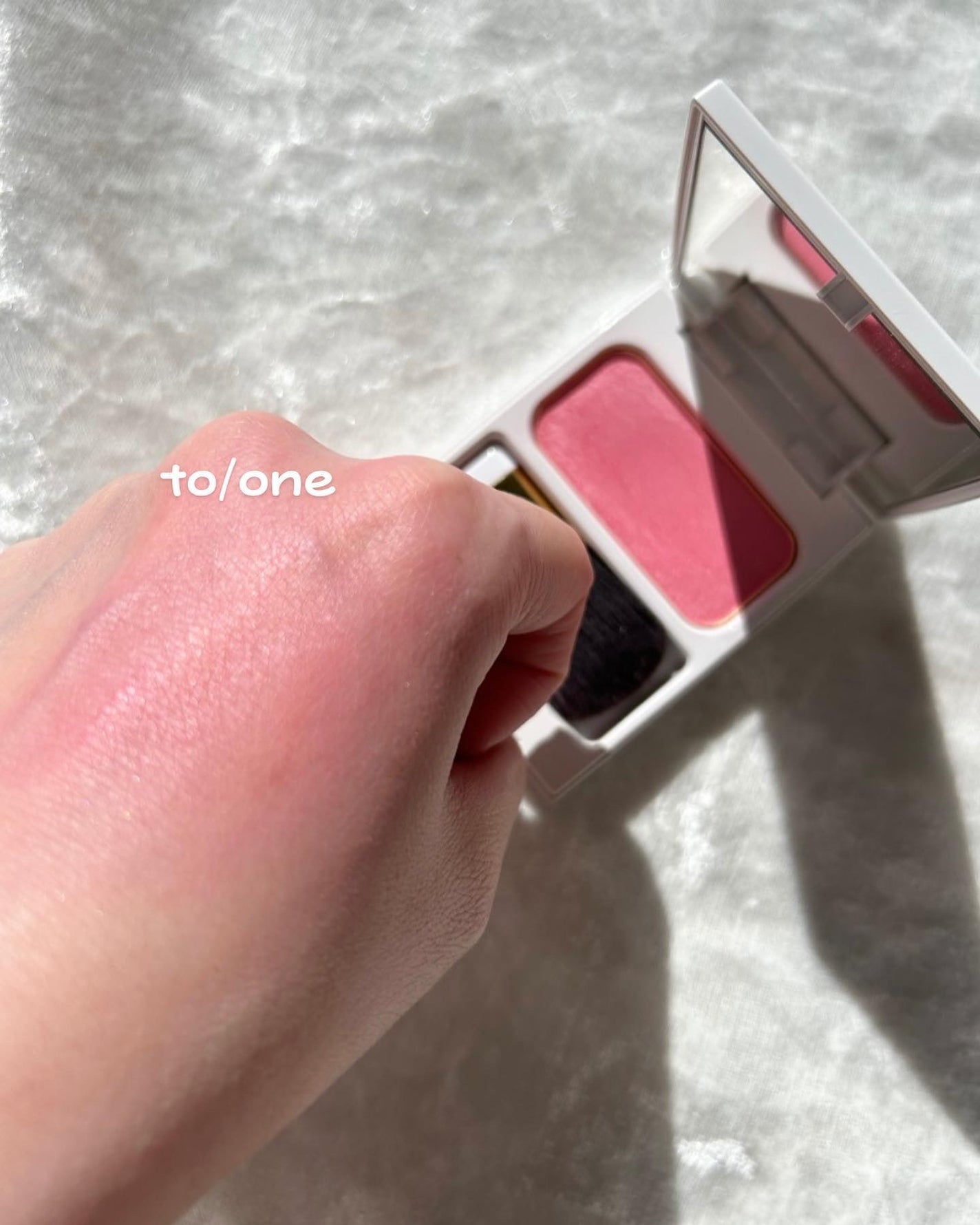 トーン ペタル チーク/to/one/パウダーチークを使ったクチコミ(3枚目)