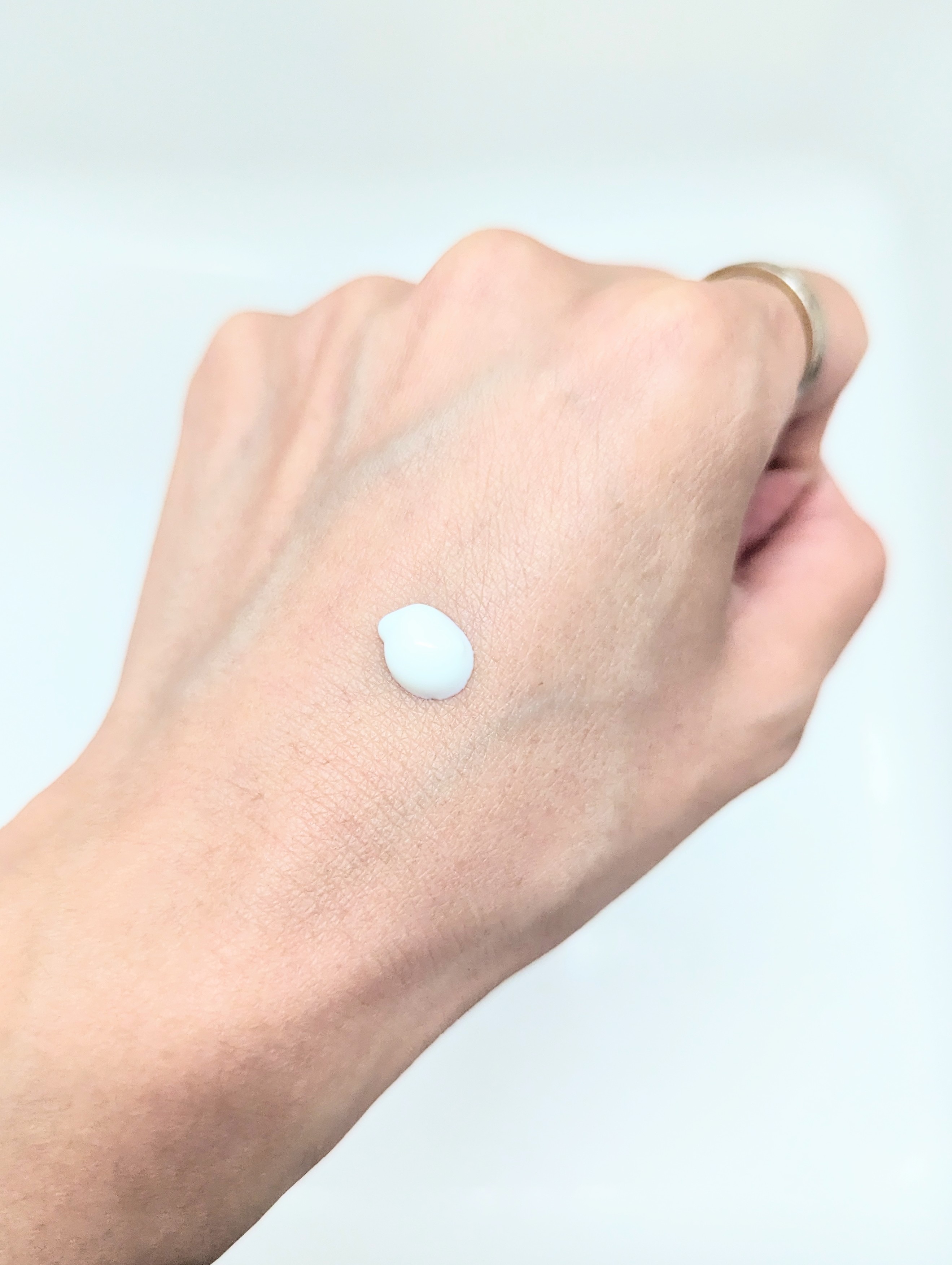 ヒアルーシカ ウォーターフィット サンセラム/SKIN1004/日焼け止めローションを使ったクチコミ（2枚目）