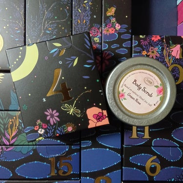 SABON　2023年アドベントカレンダー開封４日目🎁

４日目はボディスクラブ❥❥グリーンローズ

３日目のデリケートジャスミンと同じく、透明感のあるすっきりとした香り。
ローズ系だけど、フローラルと