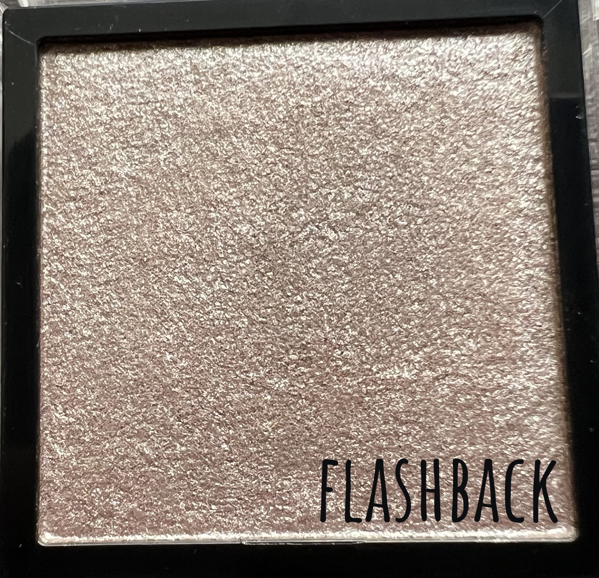 アディクション ザ アイシャドウ 53 Café Mambo (P) /ADDICTION/単色アイシャドウを使ったクチコミ（2枚目）