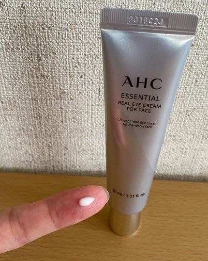 エッセンシャル リアル アイクリーム フォーフェイス/AHC/アイケア・アイクリームを使ったクチコミ(2枚目)