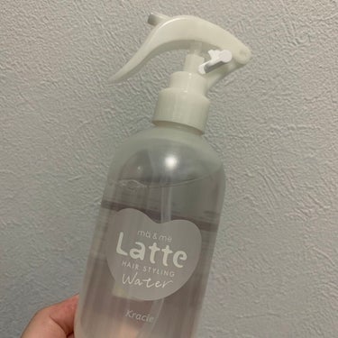 ma & me Latte
マー&ミー ウォーター

寝癖直し用のヘアウォーターです。
以下の点が気に入って買ってみました。

・手ぐしでOK
・詰め替え用がある
・髪、地肌の保湿成分配合
・アップル&