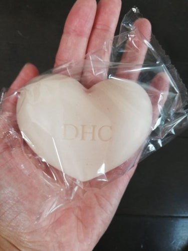 DHC ヒップ ソープのクチコミ「DHCヒップ ソープ
甘く優しいピーチの香り
直接なで洗い
つるすべ、キュートなヒップへ
ざら.....」（2枚目）