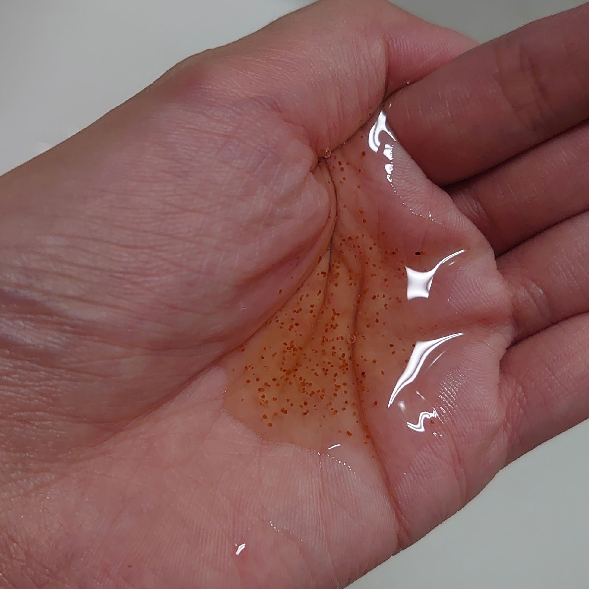 plu スクラブウォッシュ　ラズベリーミントのクチコミ「plu　スクラブウォッシュ（ラズベリーミント）


スクラブ入りのボディウォッシュ。
ボディタ.....」（2枚目）