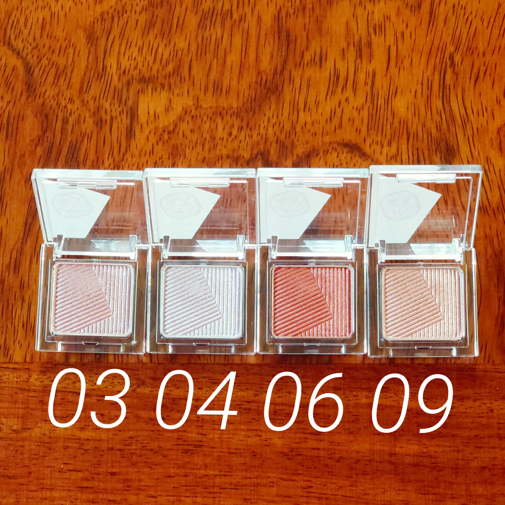 オーラデュウ プリズム イルミネーター ピコ/SHISEIDO/単色アイシャドウを使ったクチコミ（2枚目）