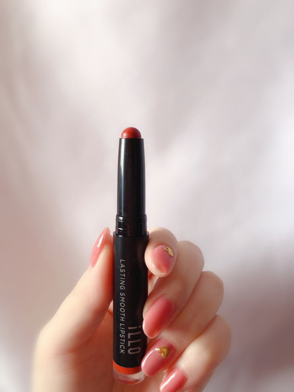 LASTING SMOOTH LIPSTICK(ラスティングスムースリップスティック)/iLLO/口紅を使ったクチコミ(2枚目)