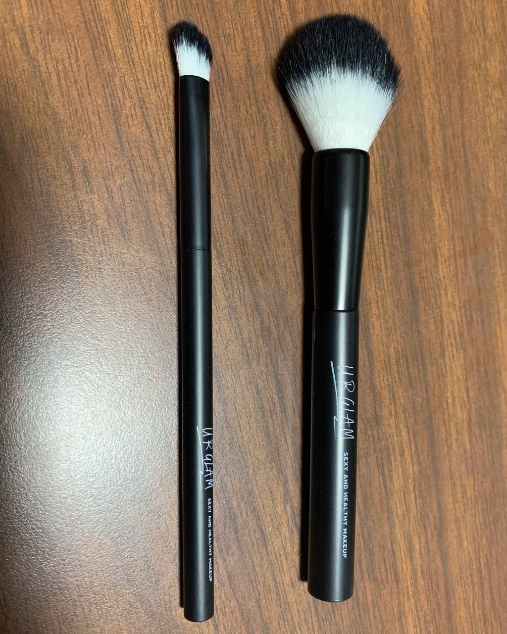 UR GLAM　EYESHADOW BRUSH A/U R GLAM/メイクブラシを使ったクチコミ（2枚目）