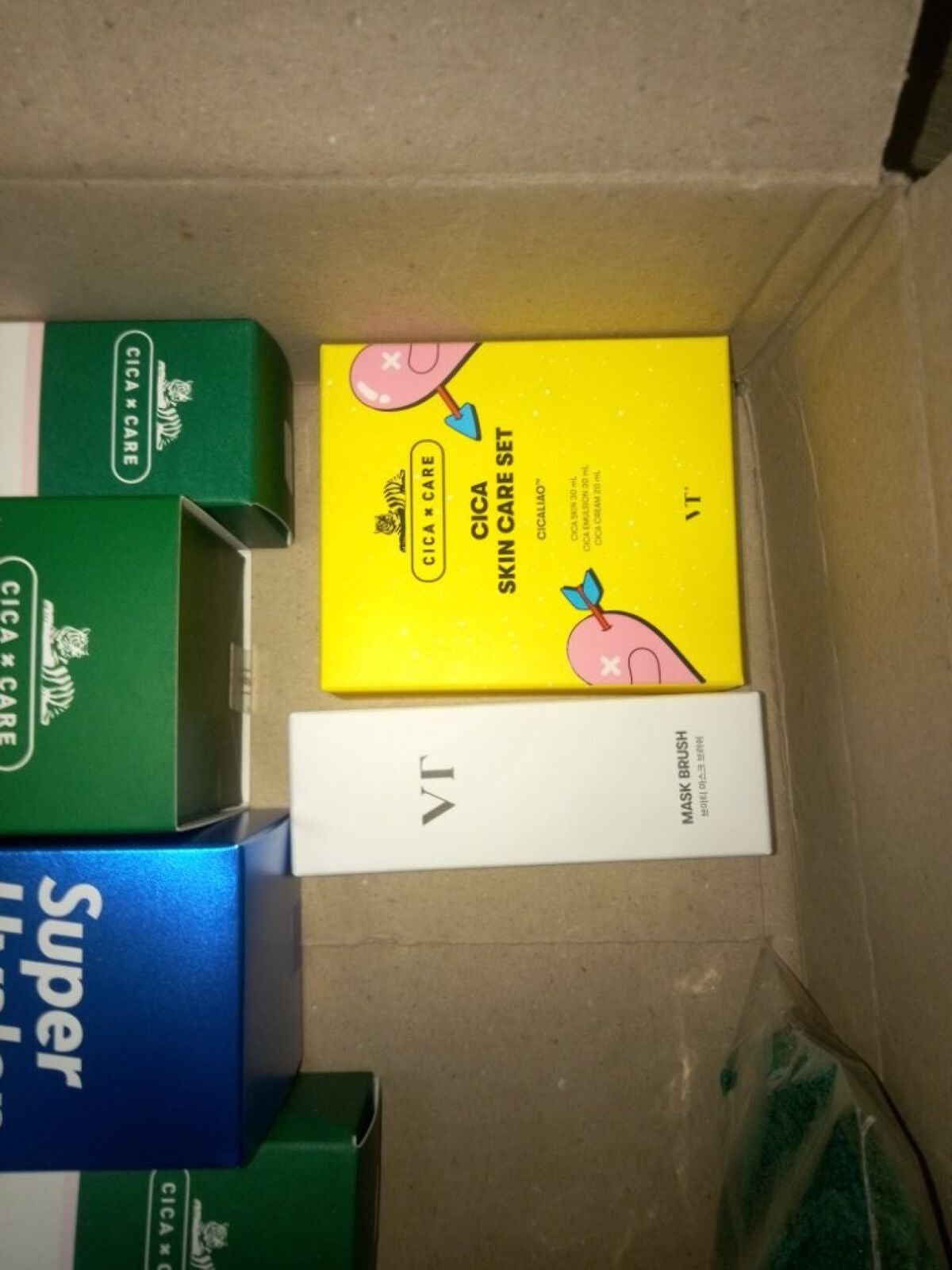 みやび on LIPS 「VTシカシリーズの福袋です🥰かなり多いです👍欲しかった商品も入..」(3枚目)