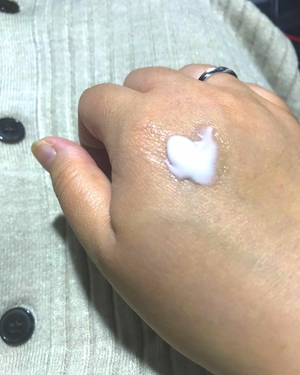 チェリーブロッサム シマーリングボディミルク/L'OCCITANE/ボディミルクを使ったクチコミ(3枚目)