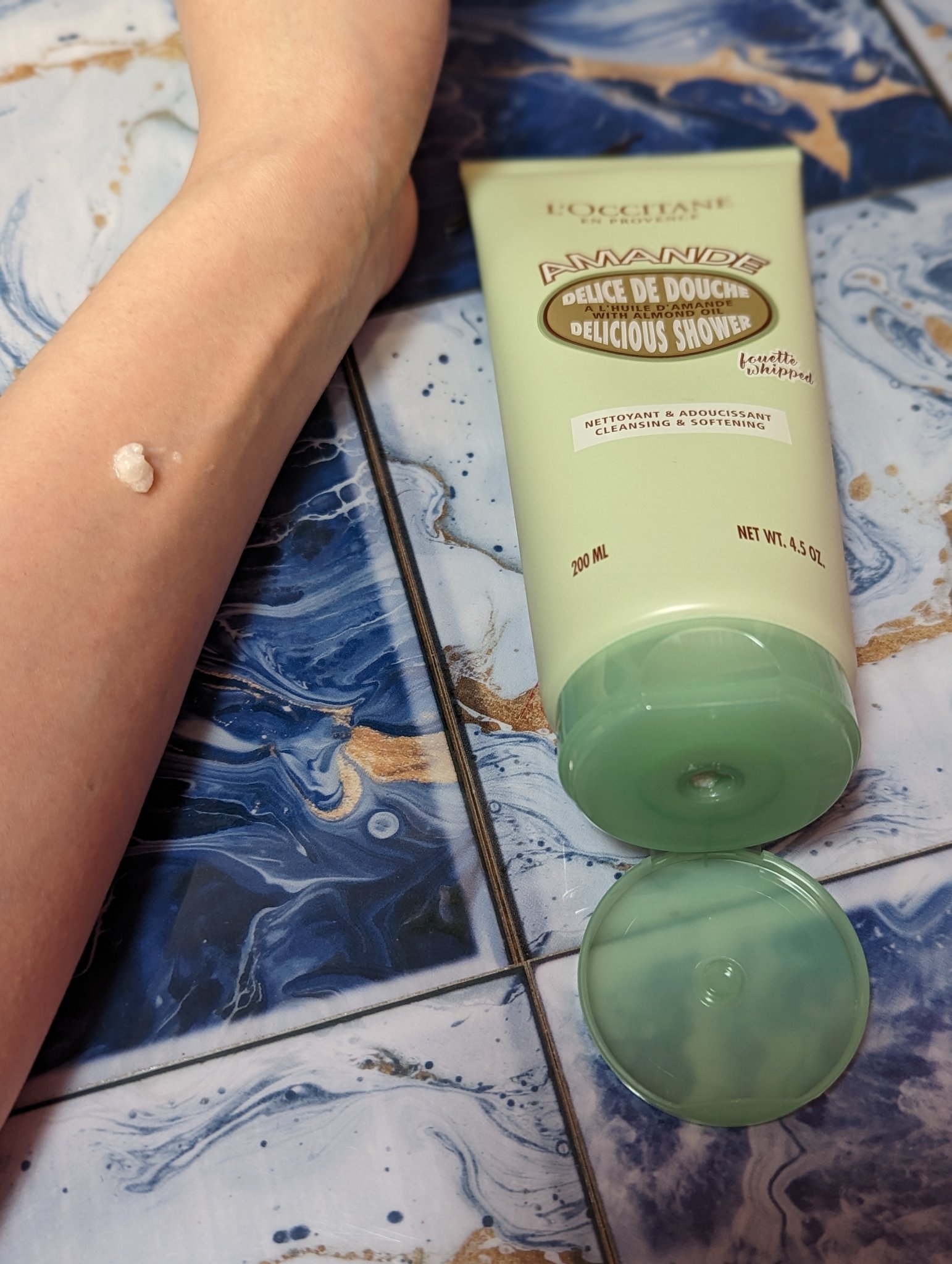 アーモンド ソフトシャワークリーム/L'OCCITANE/ボディソープを使ったクチコミ（2枚目）